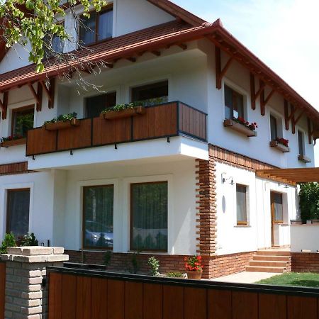 Sára Apartman Hévíz Exterior foto